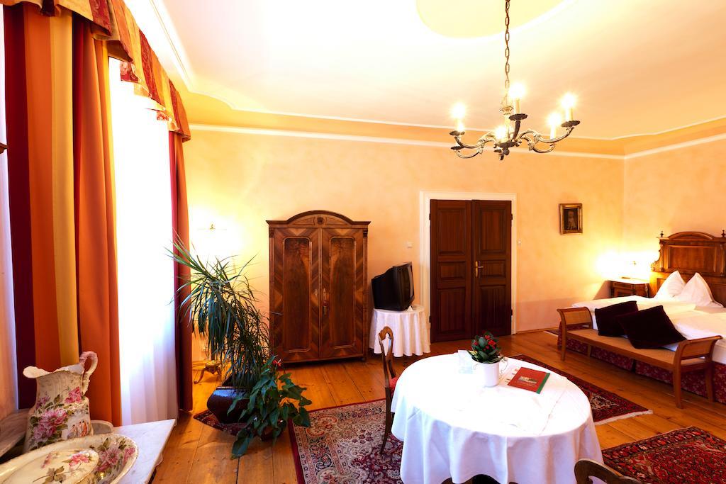 Gasthof Braeuer - Familie Eibensteiner Weisskirchen in Steiermark Екстер'єр фото