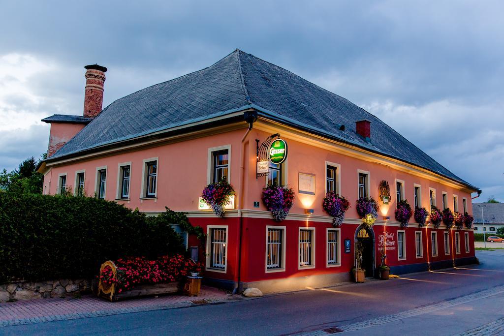 Gasthof Braeuer - Familie Eibensteiner Weisskirchen in Steiermark Екстер'єр фото