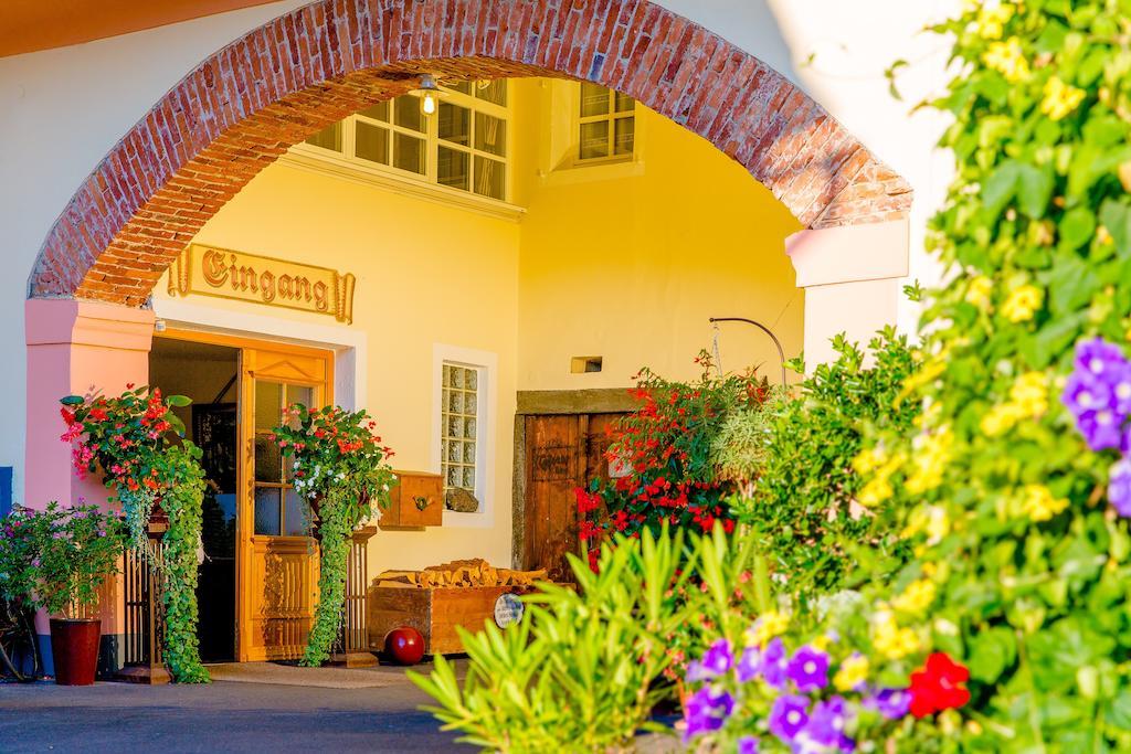 Gasthof Braeuer - Familie Eibensteiner Weisskirchen in Steiermark Екстер'єр фото